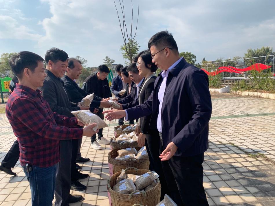 52b66e236298073857f0bbfe4c37a59.jpg 52b66e236298073857f0bbfe4c37a59.jpg